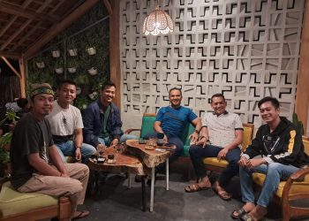 Doa Bersama untuk Tragedi Kanjuruhan di Tugu Pengantin